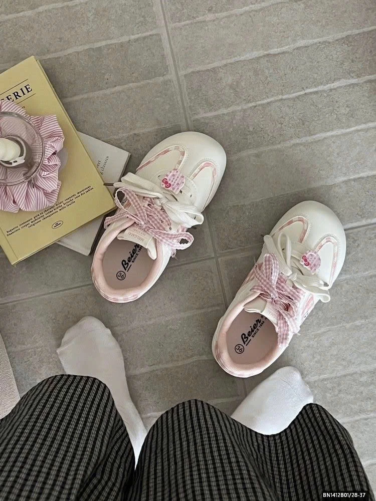 GIÀY THỂ THAO DÂY CARO DỄ THƯƠNG BÉ GÁI