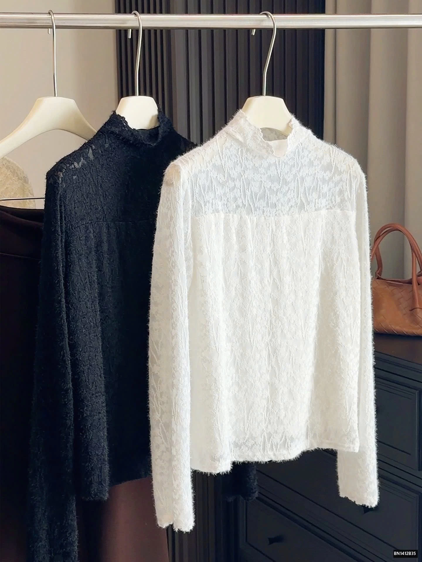 ÁO REN CAO CỔ LÓT NHUNG