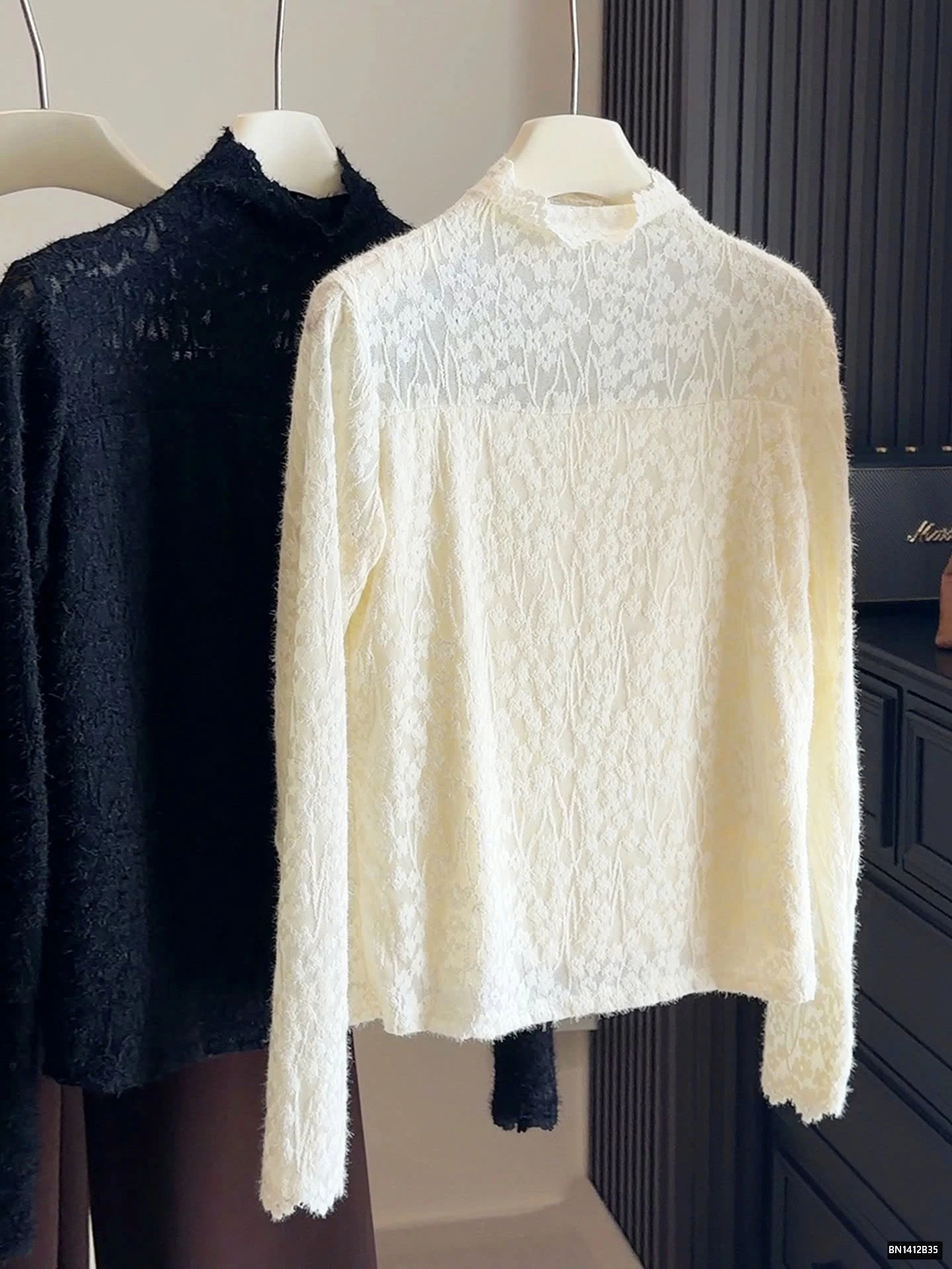 ÁO REN CAO CỔ LÓT NHUNG