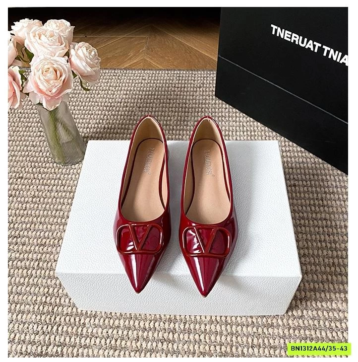 GIÀY ĐỎ MŨI NHỌN NỮ