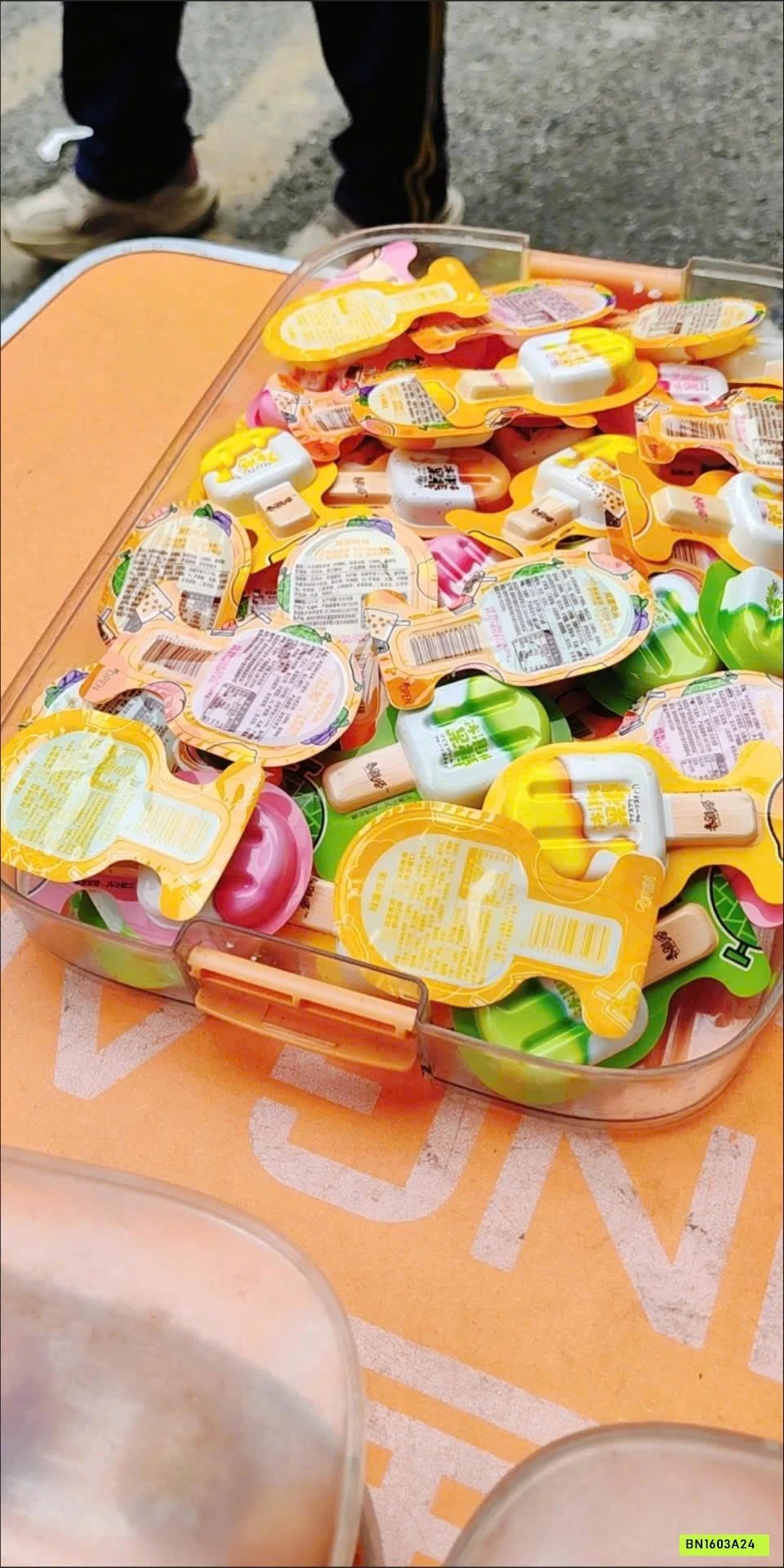 HỘP 60C KẸO THẠCH QUE KEM, CHÂN MÈO