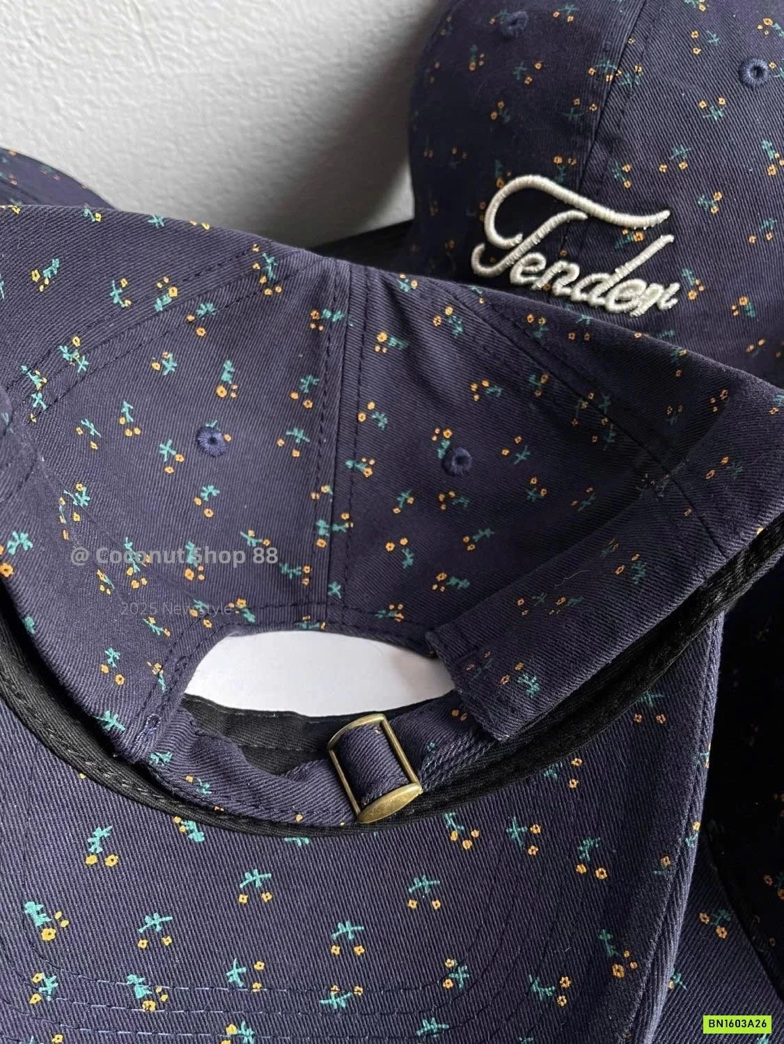 MŨ LƯỠI CHAI THÊU CHỮ HỌA TIẾT HOA NHÍ