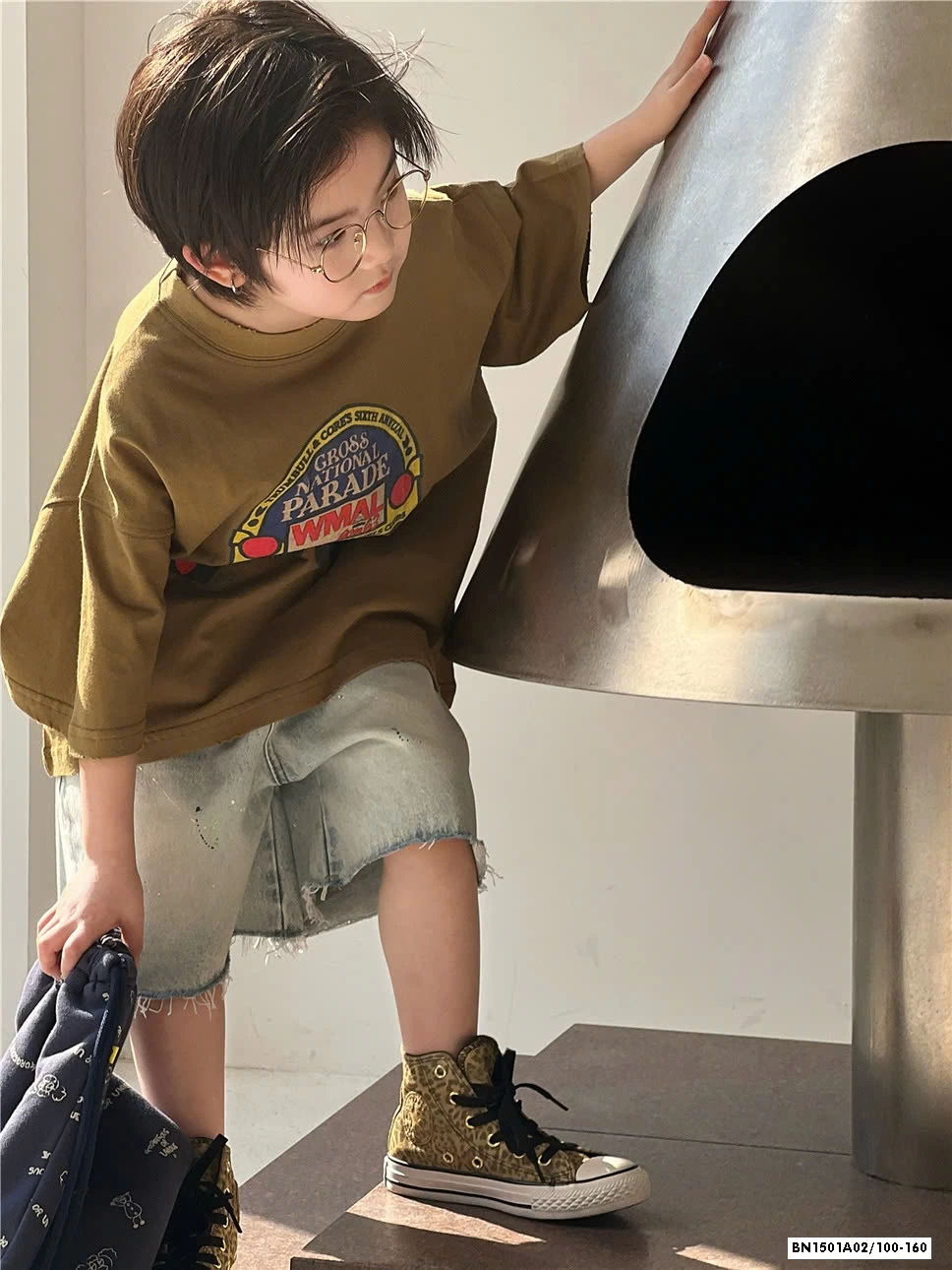 SHORT JEANS TUA GẤU VẢY SƠN SNIDOLS