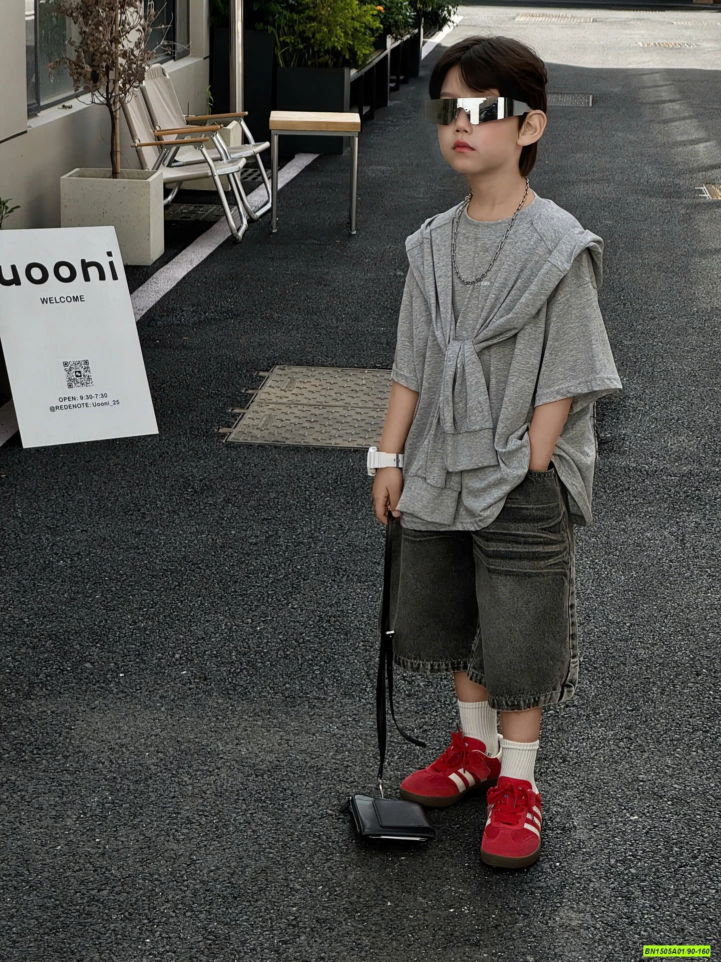 ÁO THUN KÈM CHOÀNG