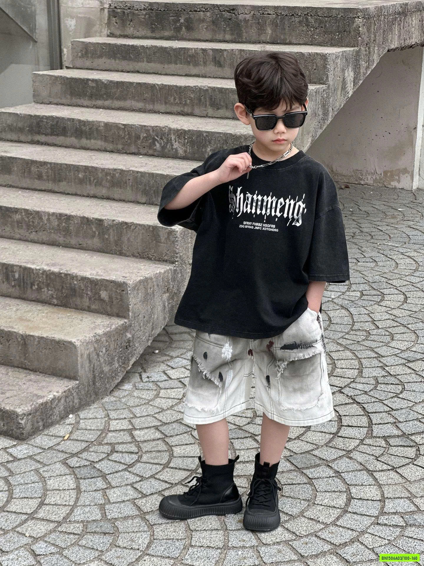 ÁO ĐEN IN CHỮ MIX SHORT LOANG