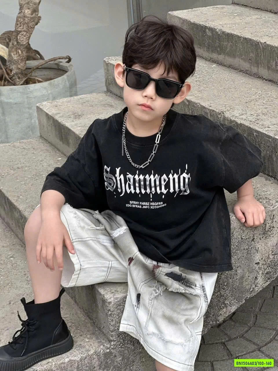 ÁO ĐEN IN CHỮ MIX SHORT LOANG