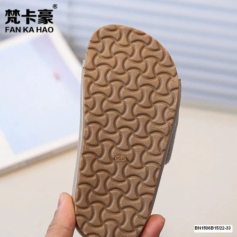 DÉP LÊ QUAI DÁN DẾ THƯƠNG