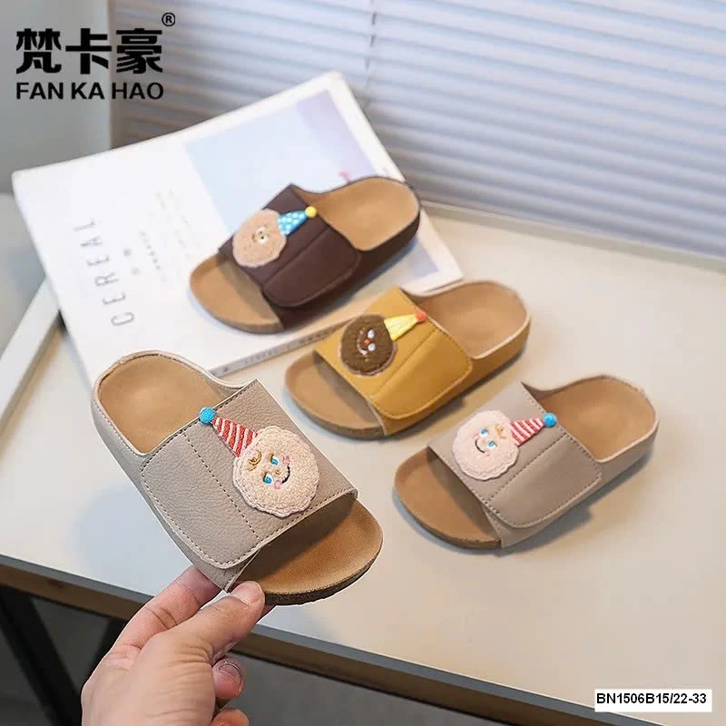 DÉP LÊ QUAI DÁN DẾ THƯƠNG