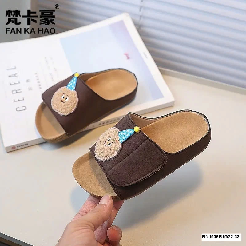 DÉP LÊ QUAI DÁN DẾ THƯƠNG