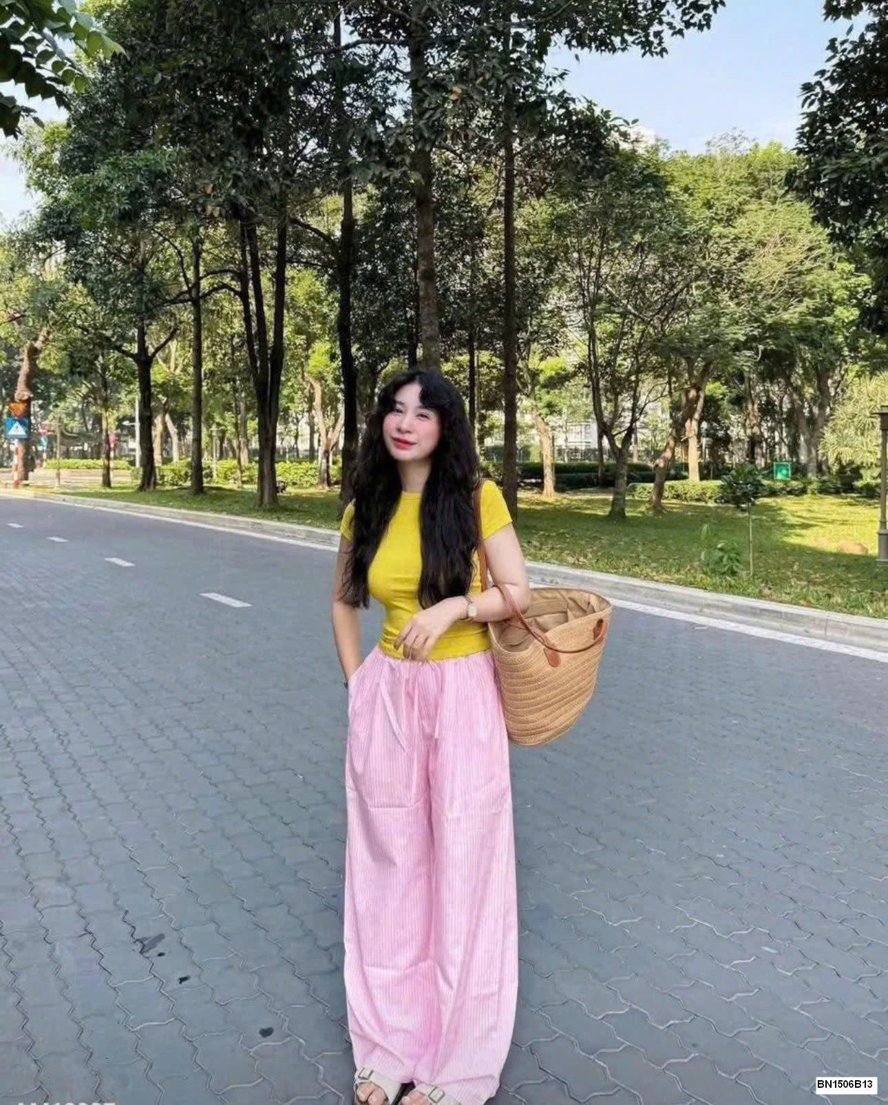 ÁO THUN CỔ TRÒN NỮ HÃNG W.G.W.E