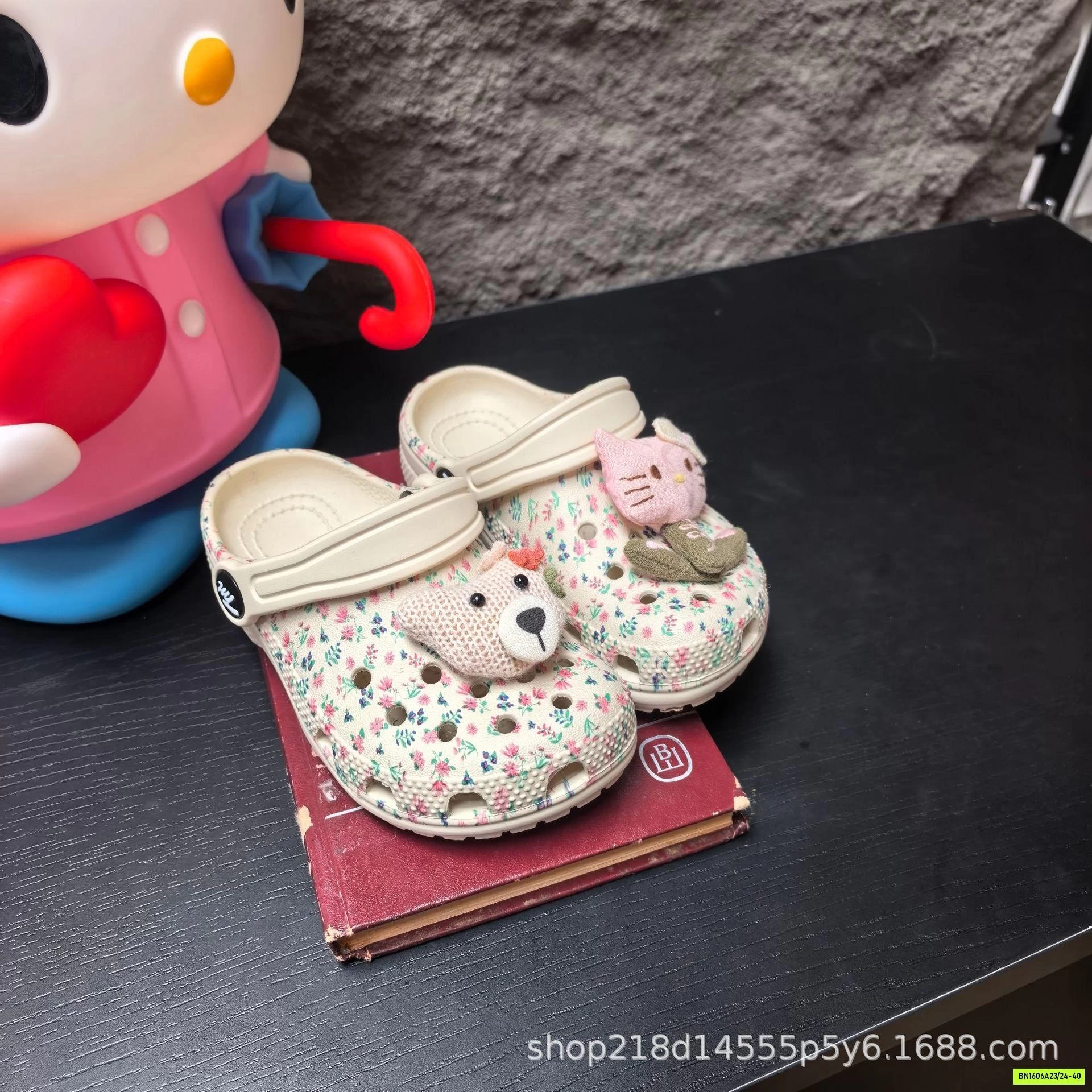 CROCS HOA NHÍ CHARM MÈO XINHHHH