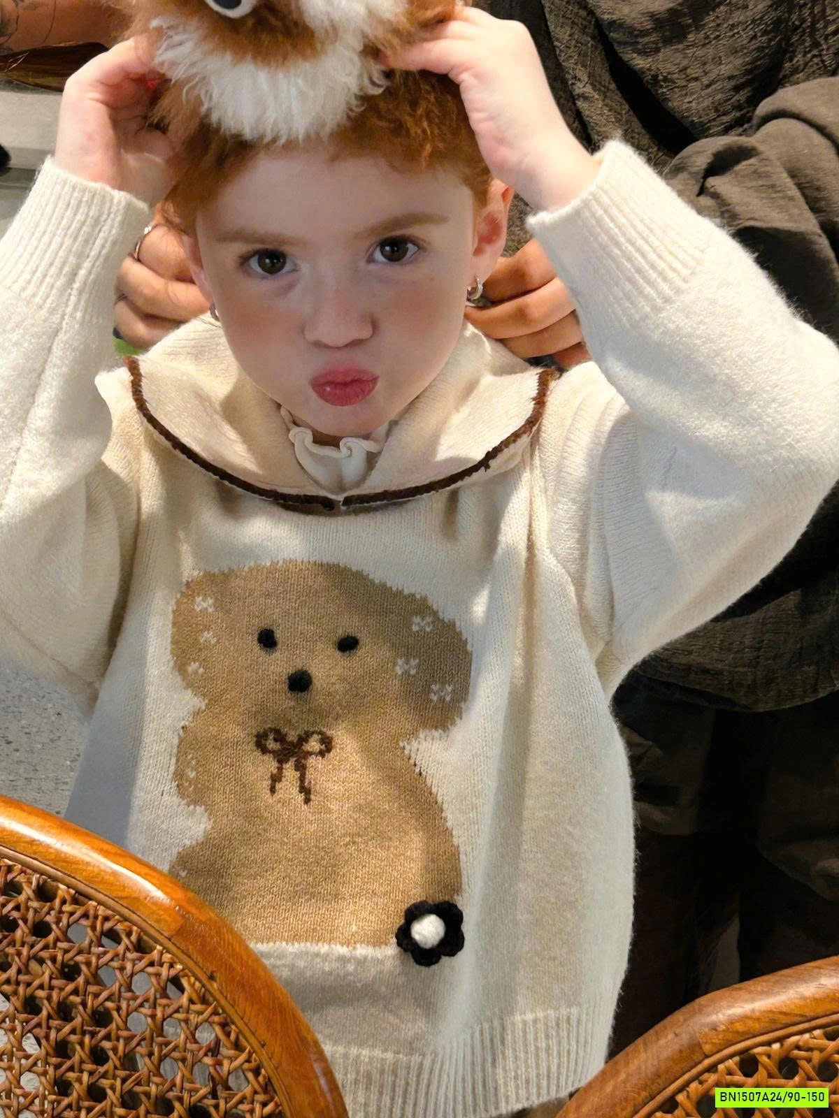 ÁO LEN GẤU CỔ SEN