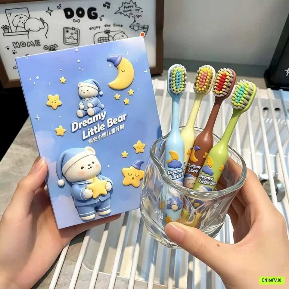 SET 4 BÀN CHẢI ĐÁNH RĂNG TRẺ EM DREAMY LITTLE BEAR