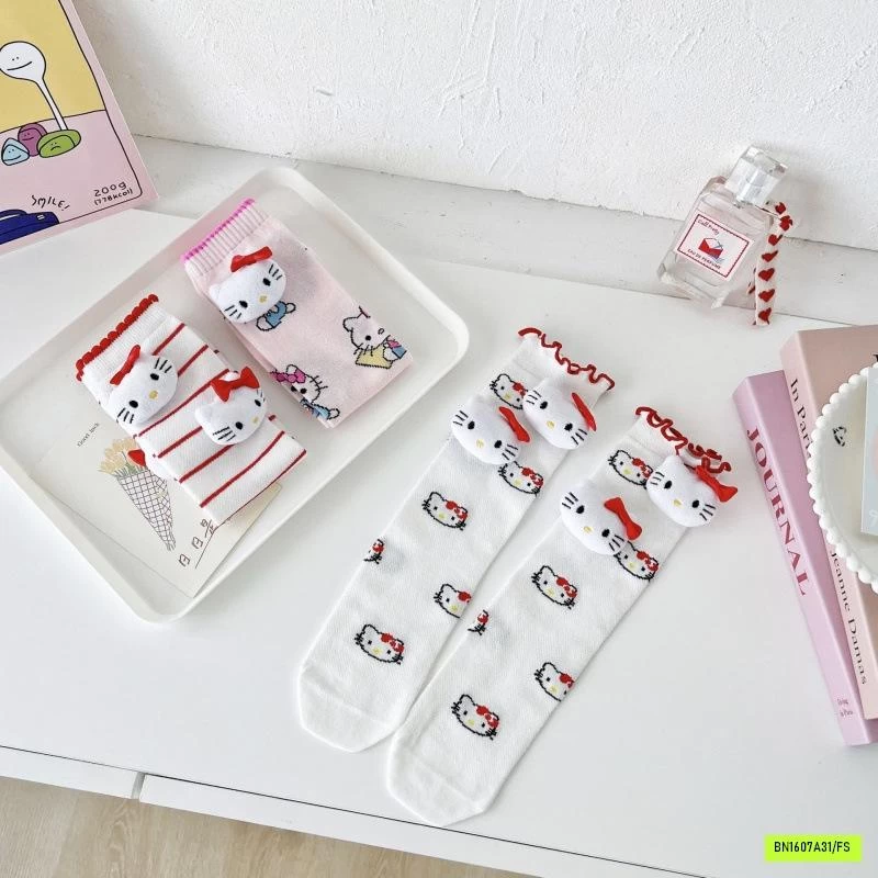 TẤT LƯỚI GẮN GẤU BÔNG KITTY