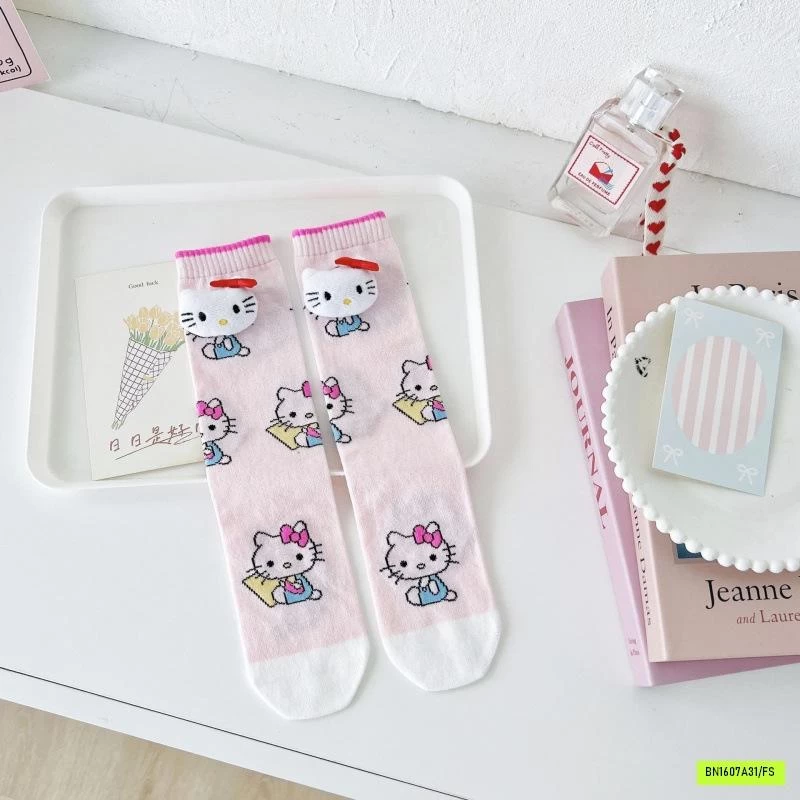 TẤT LƯỚI GẮN GẤU BÔNG KITTY