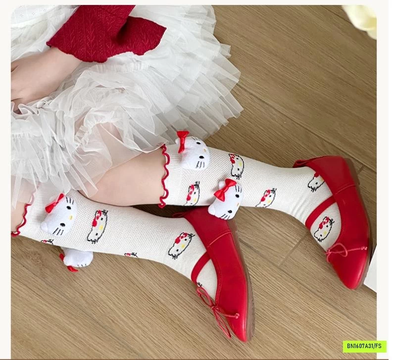 TẤT LƯỚI GẮN GẤU BÔNG KITTY