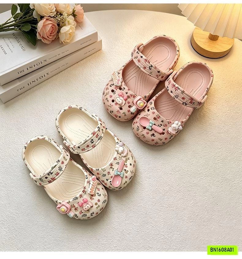 DÉP RỌ HOA NHÍ KÈM CHARM XINH