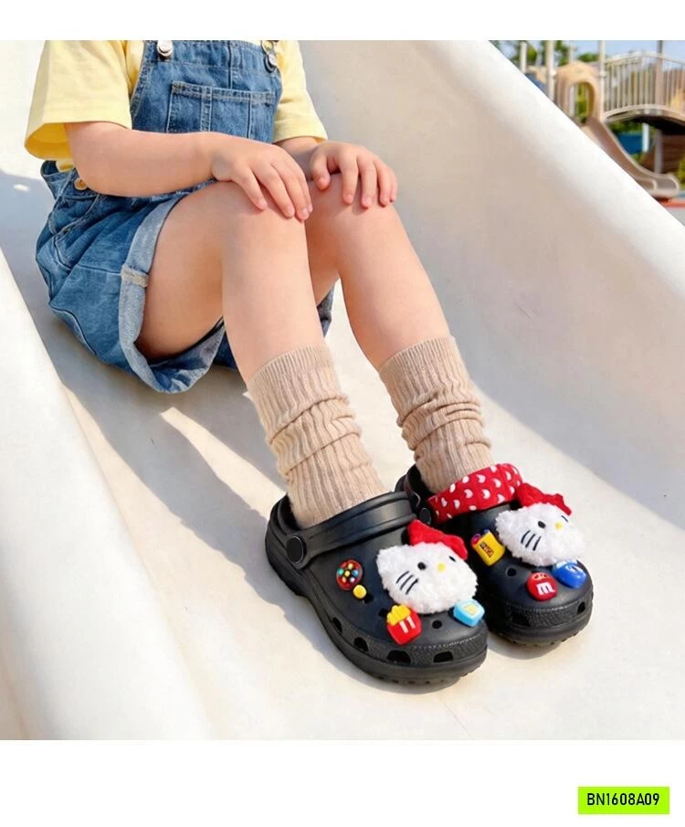 SỤC KITTY DỄ THƯƠNG MẸ BÉ