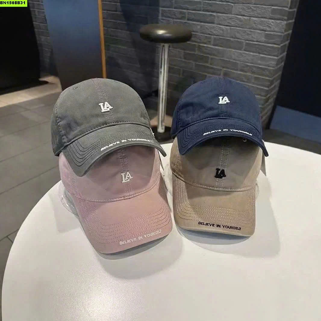 SET 2 MŨ LƯỠI TRAI NỮ THÊU CHỮ LA