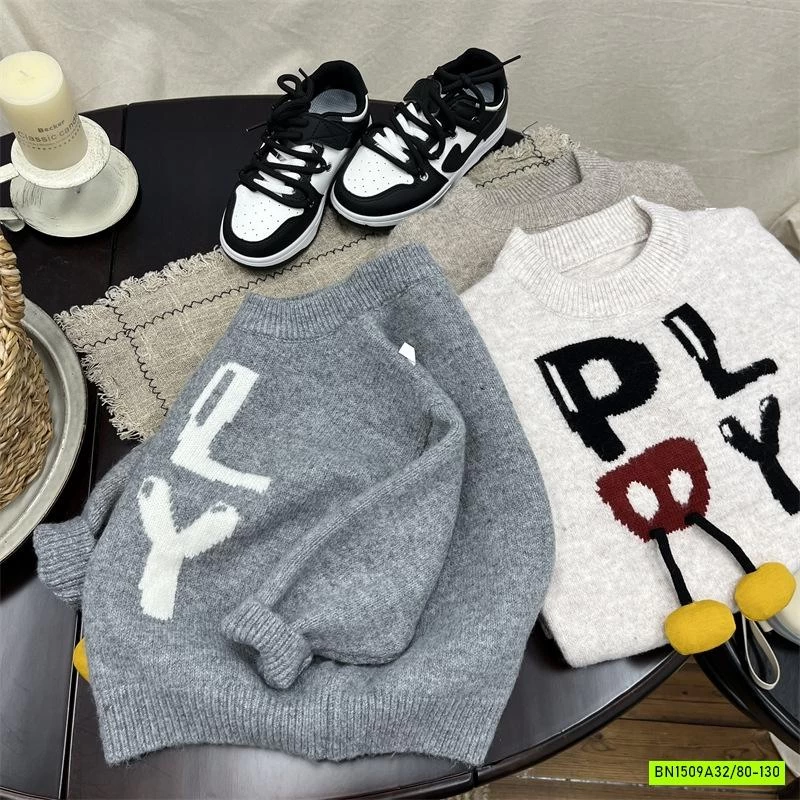 ÁO LEN THÊU CHỮ GẮN CHÂN VỊT