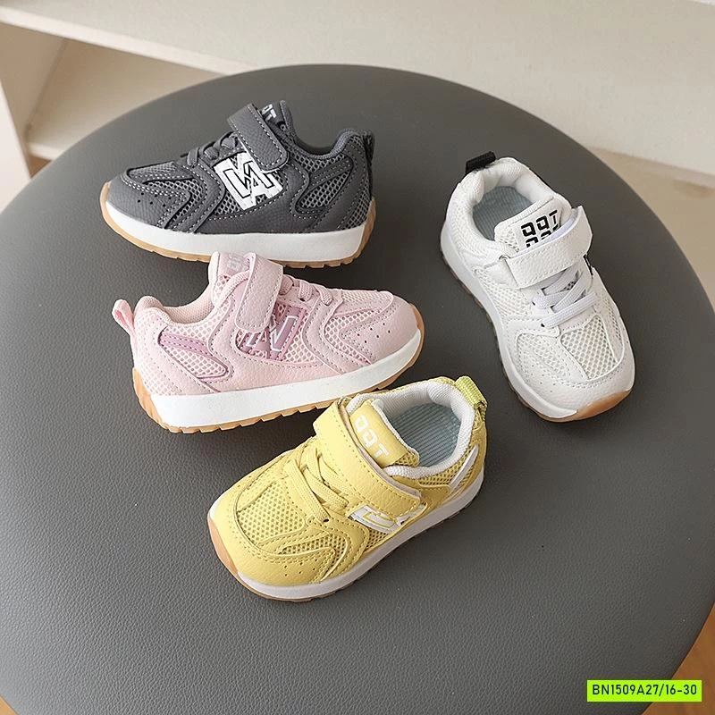 GIÀY THỂ THAO CHỮ N SZ NHÍ