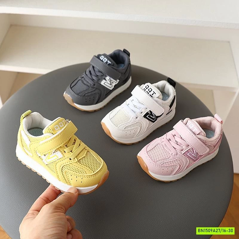 GIÀY THỂ THAO CHỮ N SZ NHÍ