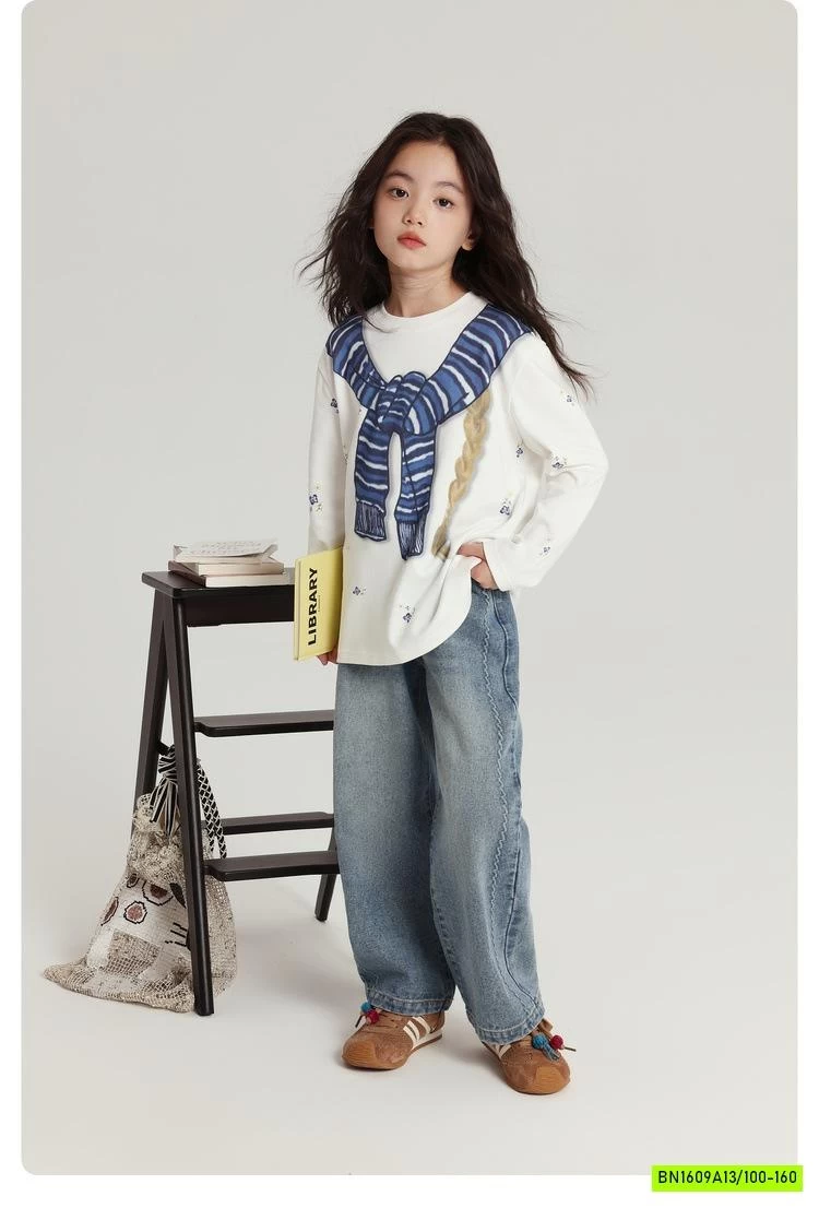 ÁO NỈ IN HÌNH GIẢ KHĂN CHOÀNG XANH