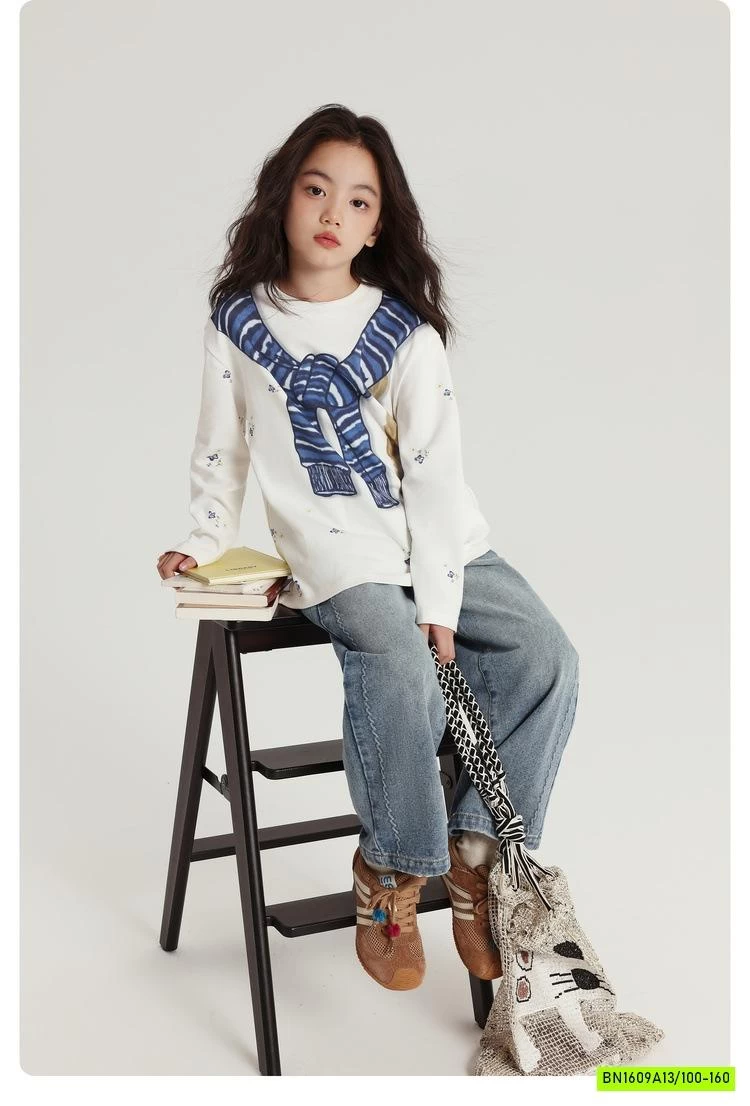 ÁO NỈ IN HÌNH GIẢ KHĂN CHOÀNG XANH