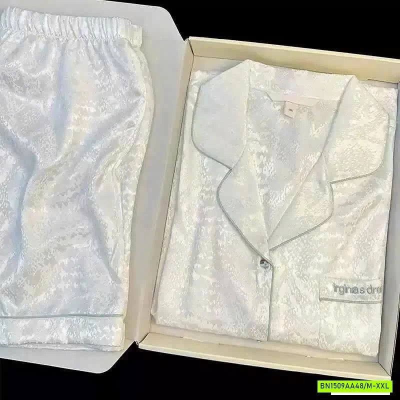 PIZAMA TRẮNG CỘC NHÁM