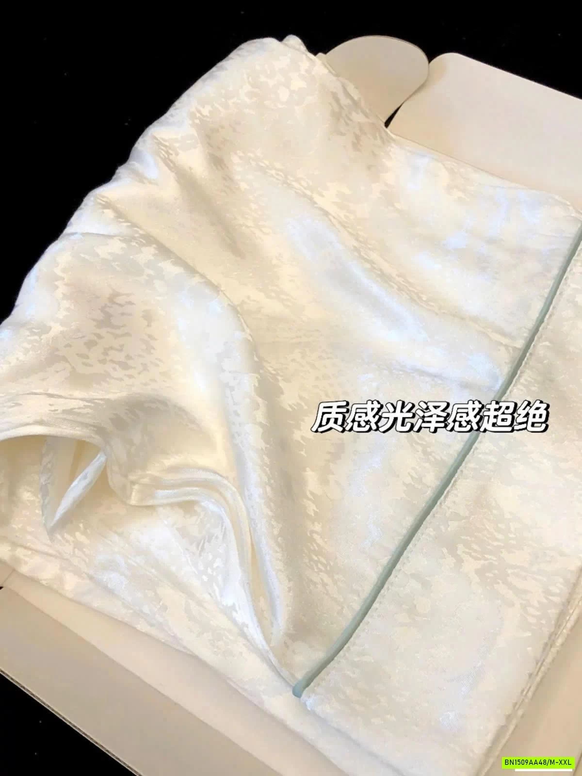 PIZAMA TRẮNG CỘC NHÁM