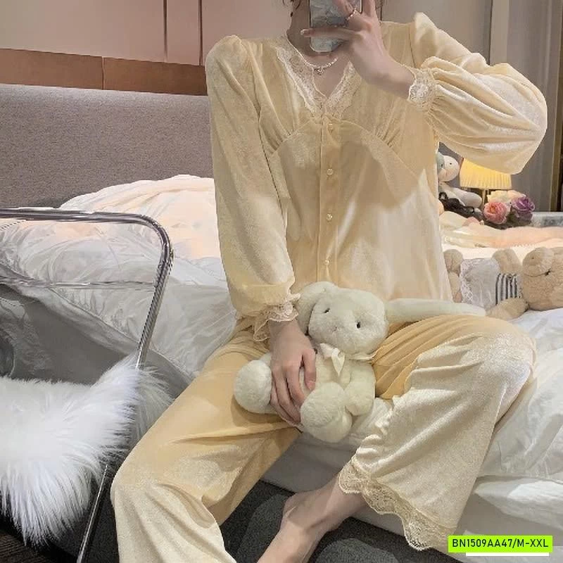 PIZAMA NHUNG VIỀN REN NỮ