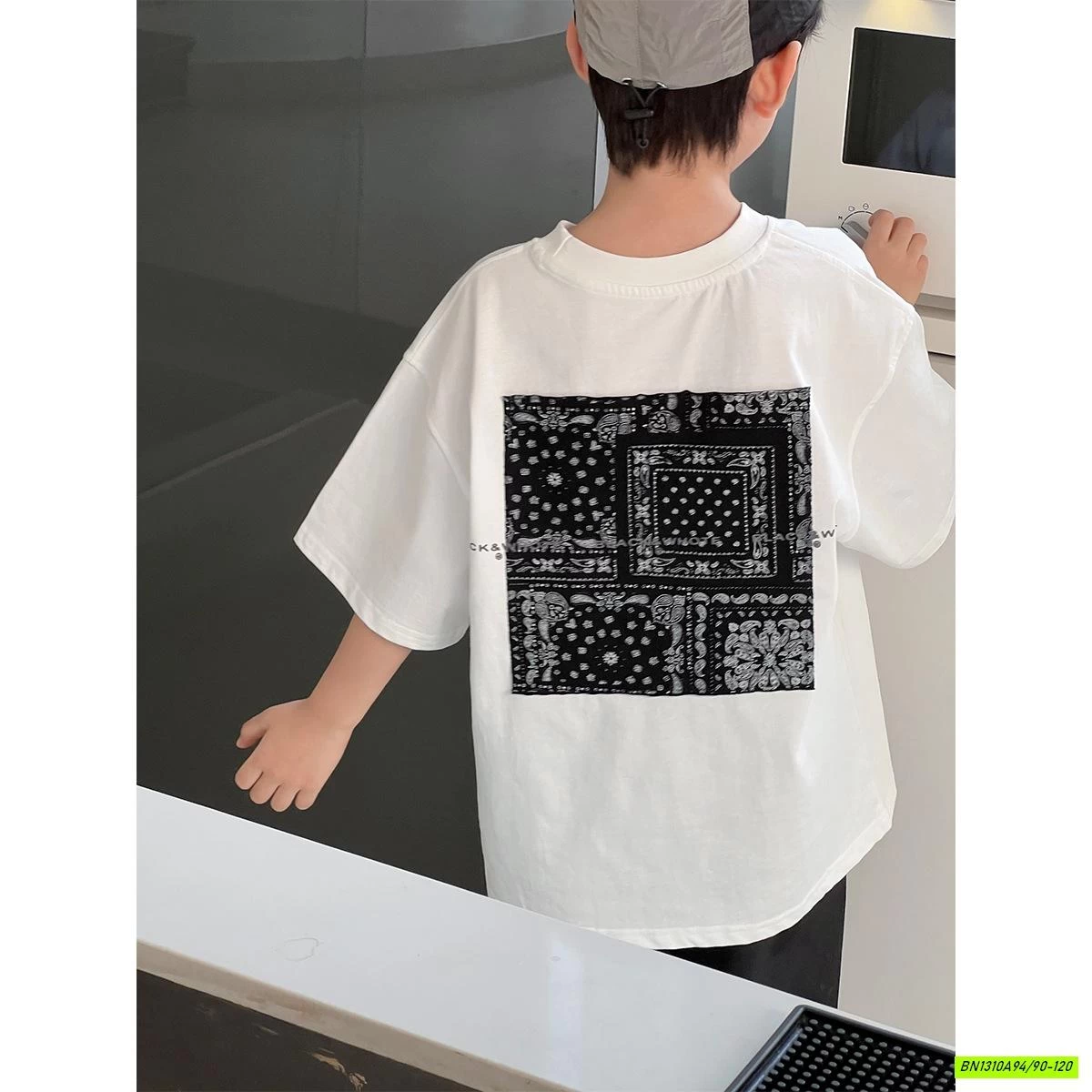 ÁO THUN TRẮNG IN CHỮ NHỎ