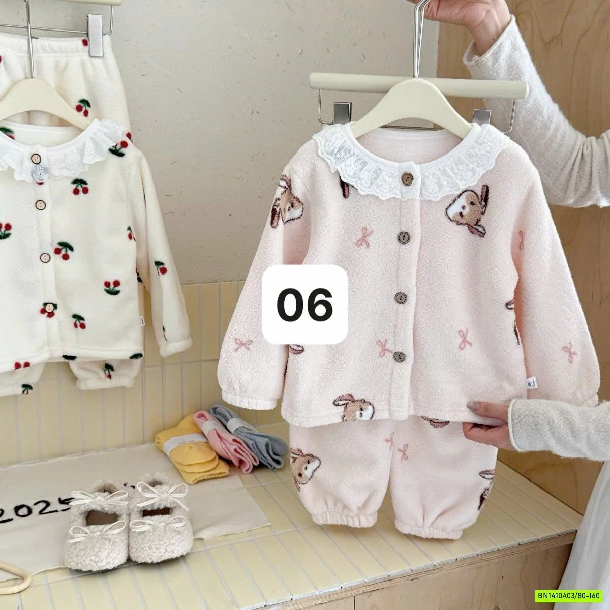 PIZAMA NỈ BÔNG HỌA TIẾT