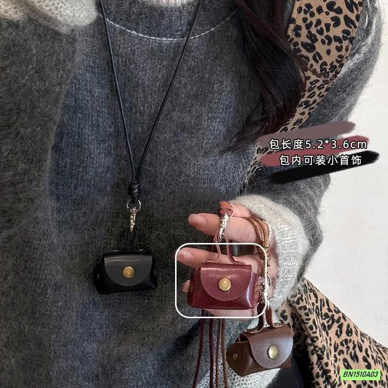 VÒNG CỔ HÌNH TÚI XÁCH PHỤ KIỆN