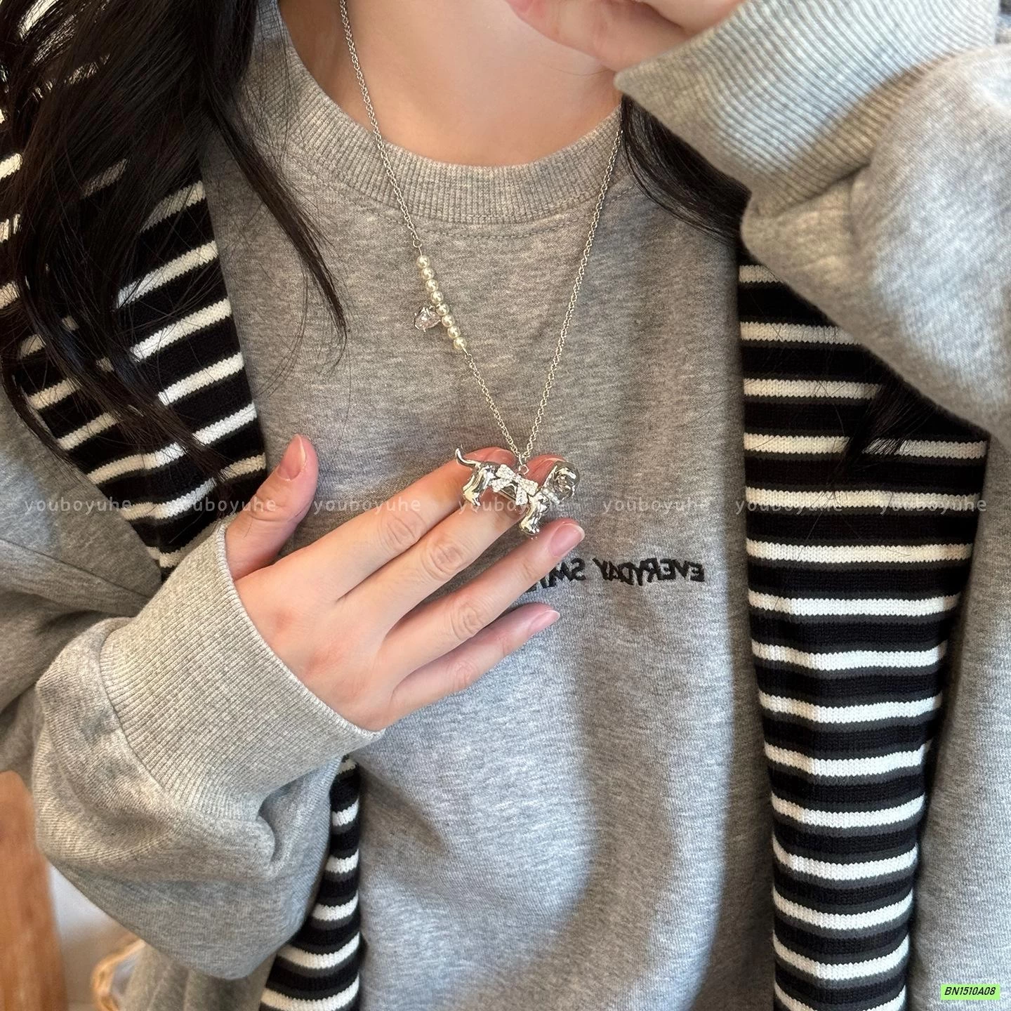 VÒNG CỔ CÚN HOTTREND TRIỆU LỘ TƯ