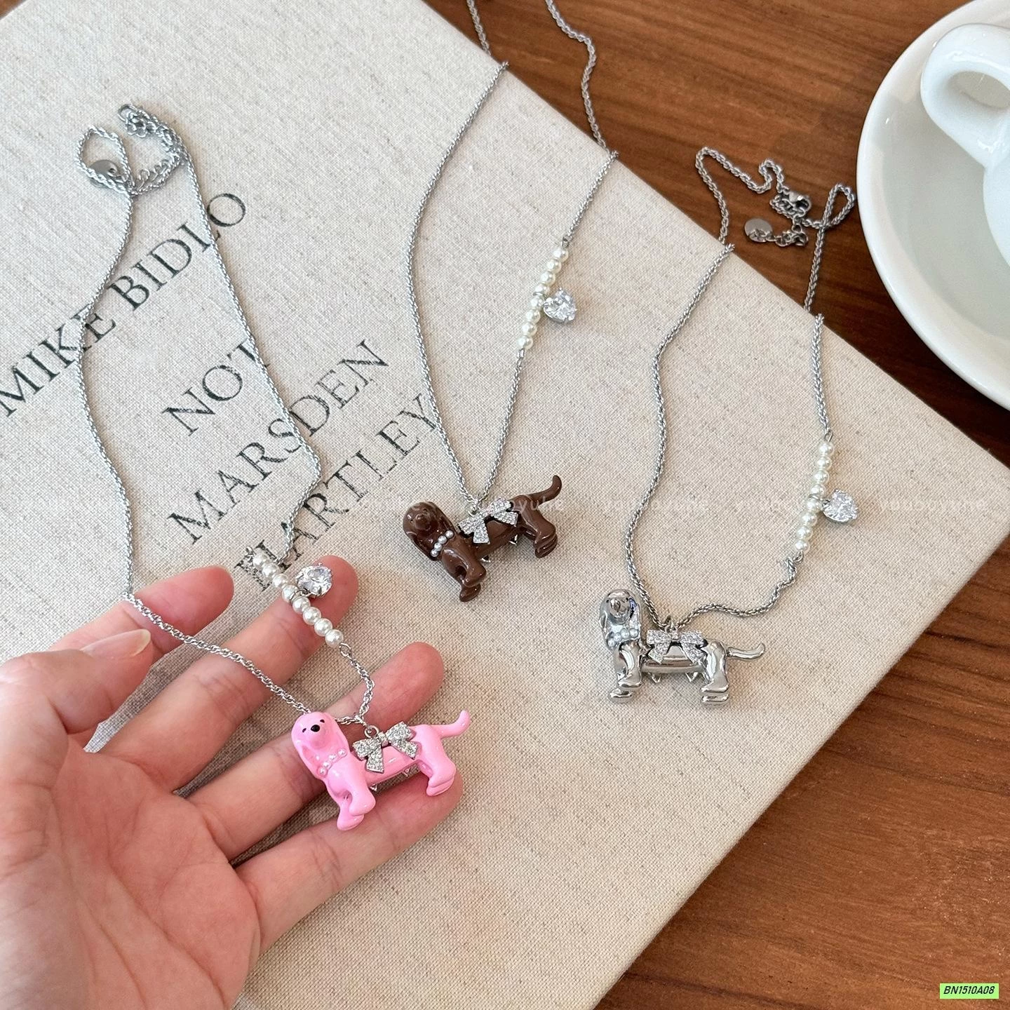 VÒNG CỔ CÚN HOTTREND TRIỆU LỘ TƯ