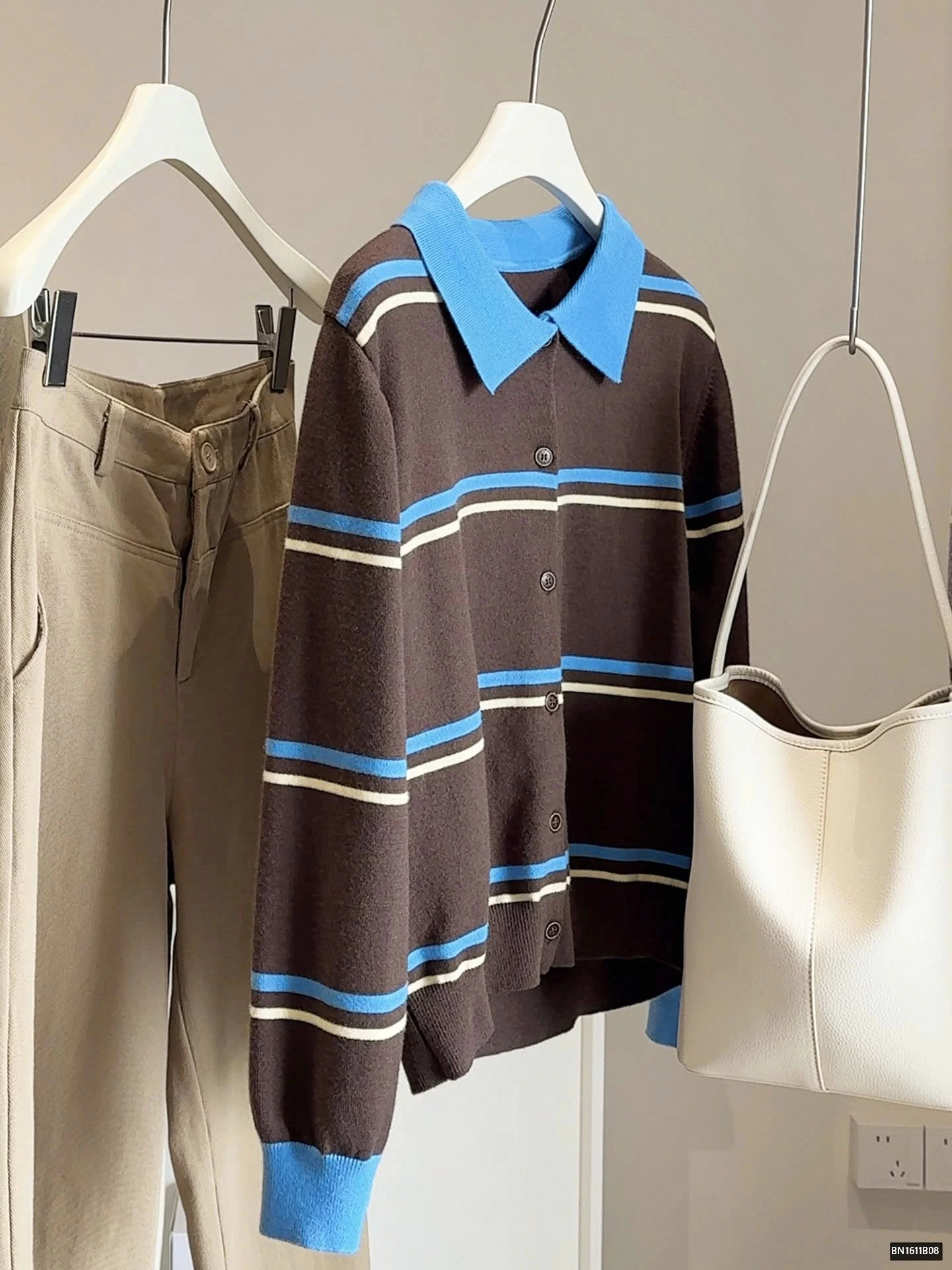 ÁO LEN KẺ CỔ POLO ANNA