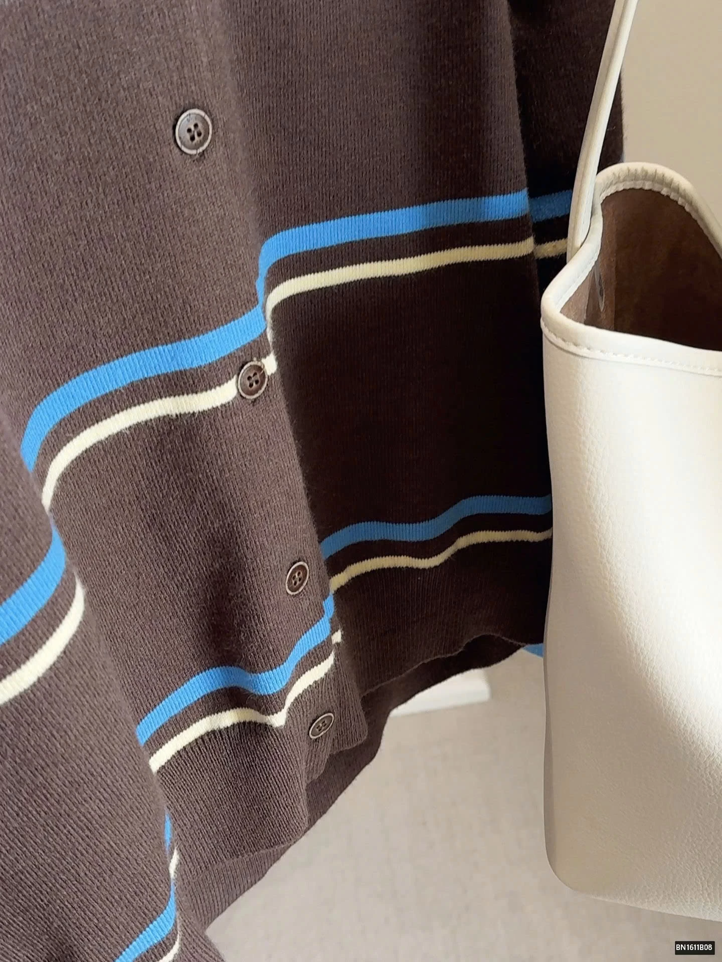 ÁO LEN KẺ CỔ POLO ANNA