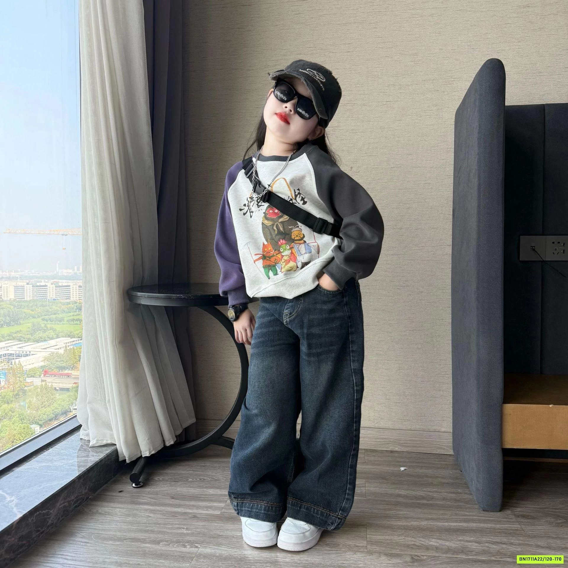 ÁO NỈ PHỐI MÀU TAY MIX JEANS SUÔNG