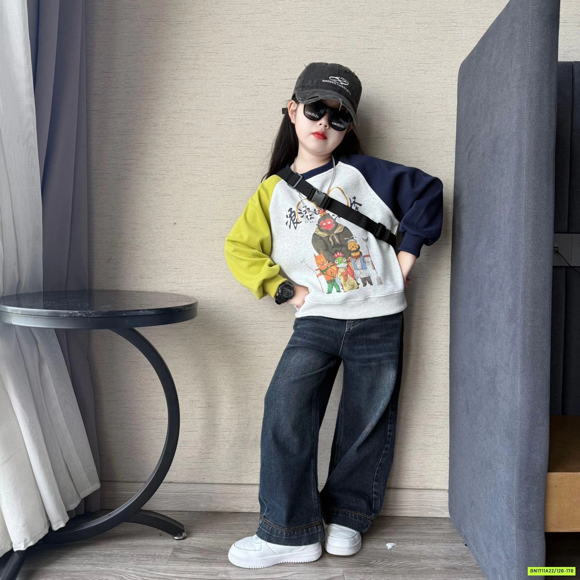 ÁO NỈ PHỐI MÀU TAY MIX JEANS SUÔNG