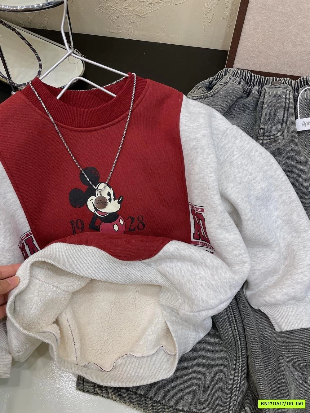 ÁO NỈ MICKEY PHỐI ĐỎ