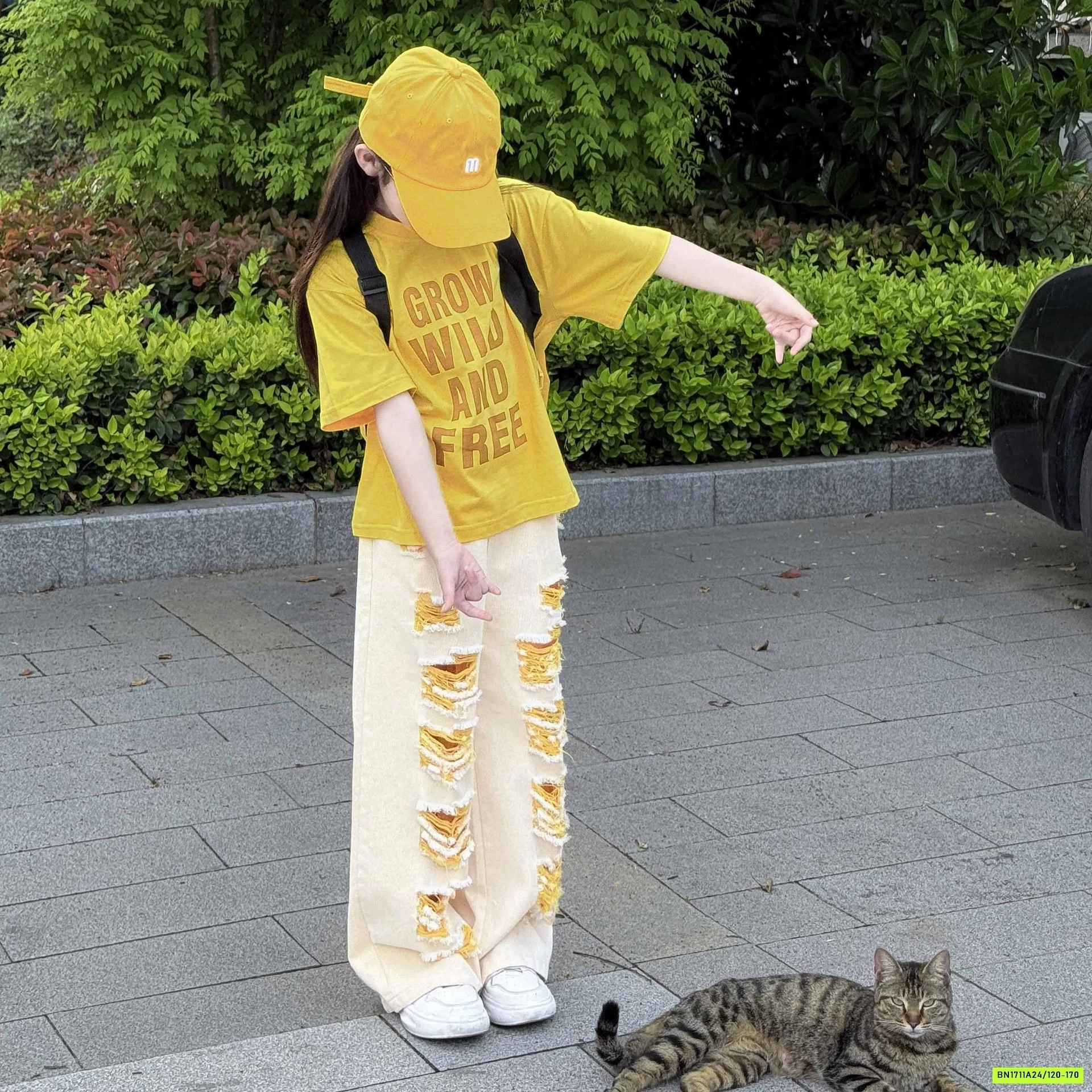 ÁO THUN VÀNG MIX JEANS SUÔNG RÁCH