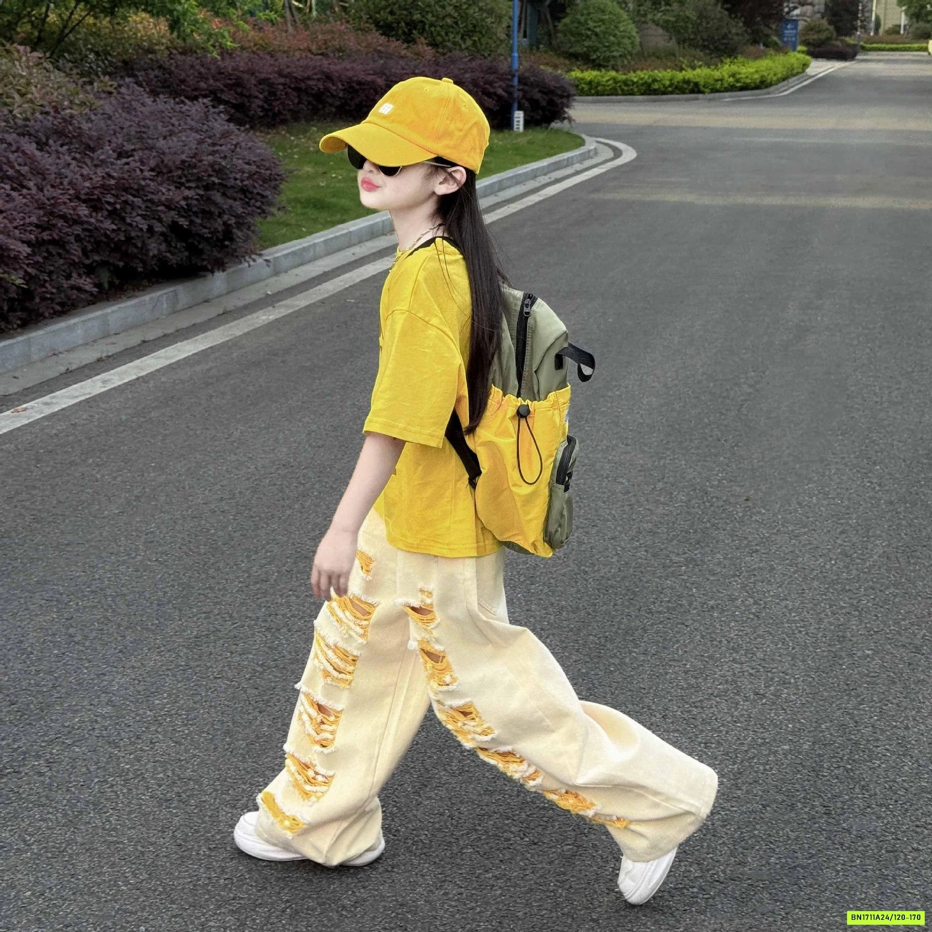 ÁO THUN VÀNG MIX JEANS SUÔNG RÁCH