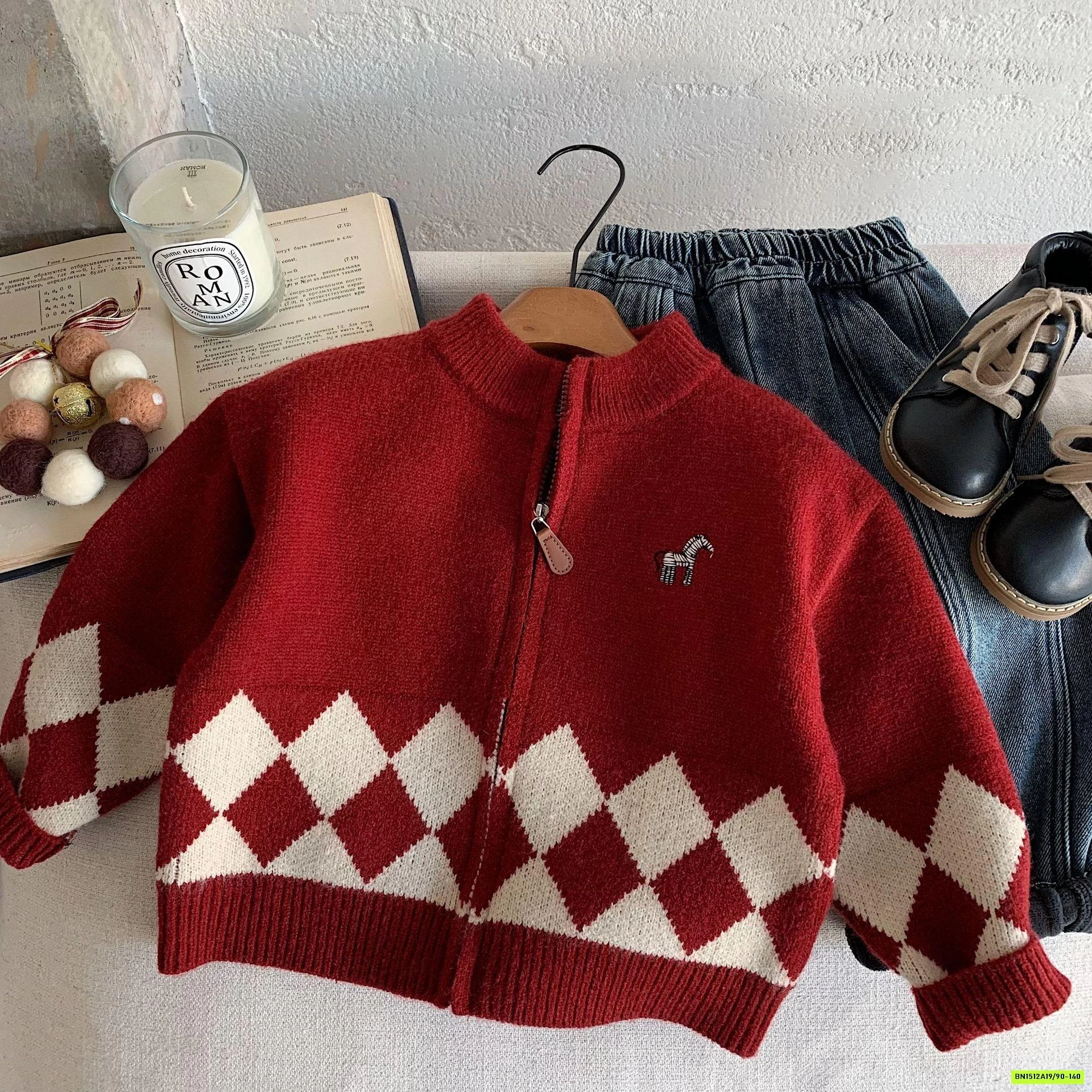 KHOÁC LEN ĐỎ KHÓA KÉO LOGO NGỰA