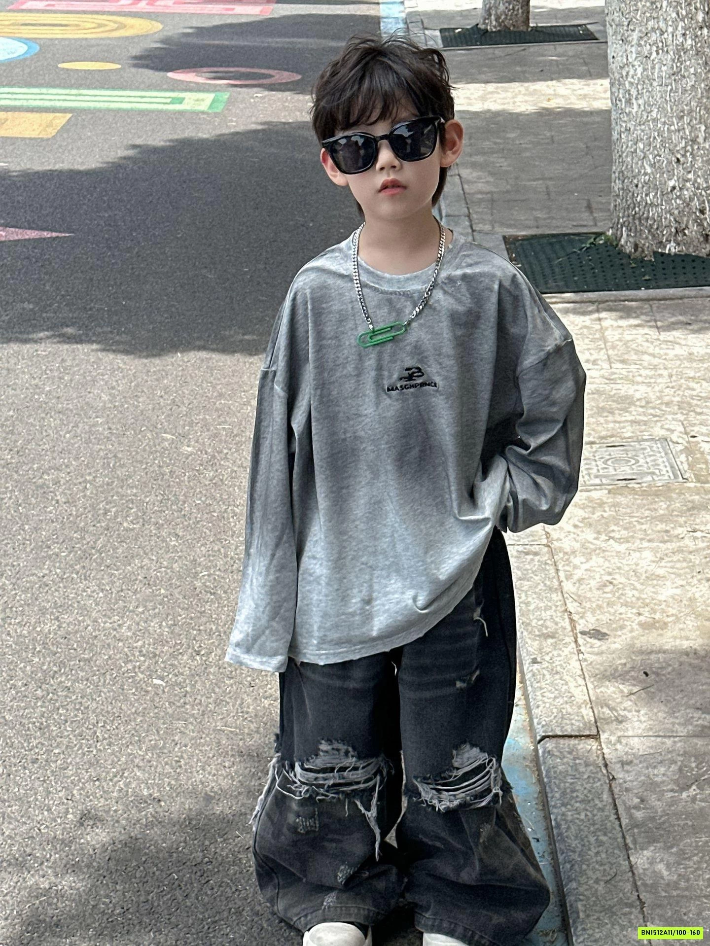 JEANS ĐEN SUÔNG RÁCH CÁ TÍNH