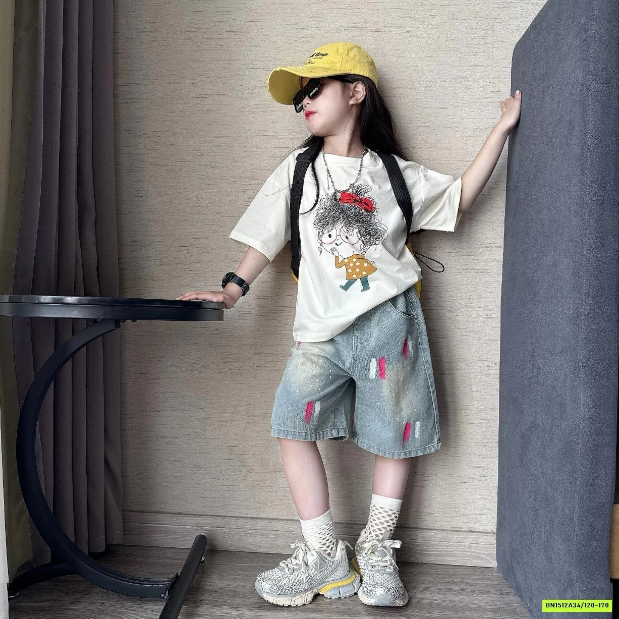 ÁO THUN CCOO GÁI TÓC RỐI MIX SHORT JEANS