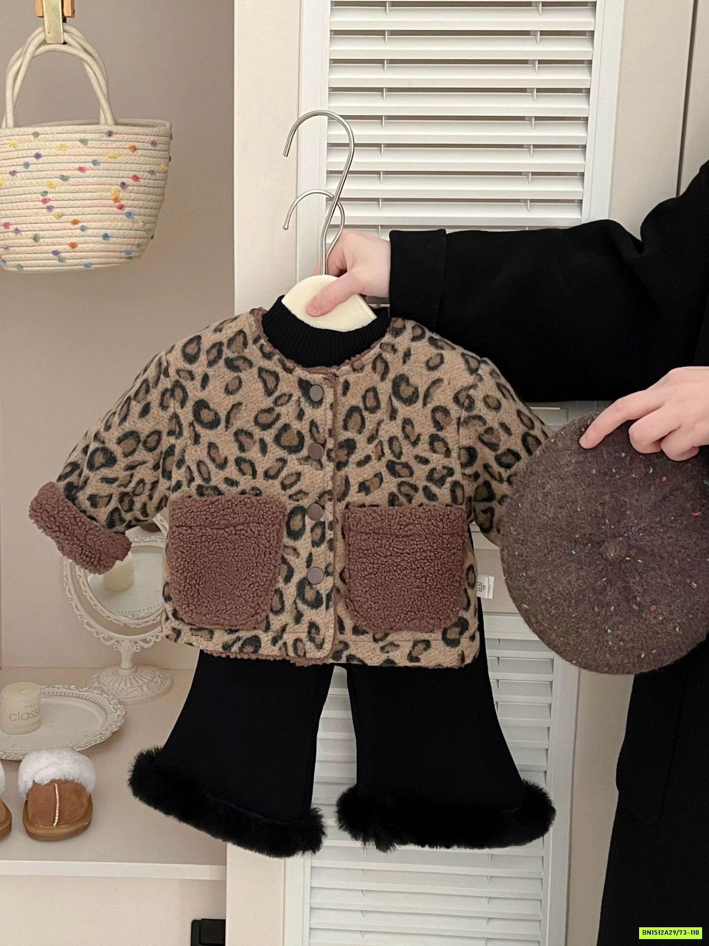 SÉT KHOÁC LÔNG NÂU MIX QUẦN LOE