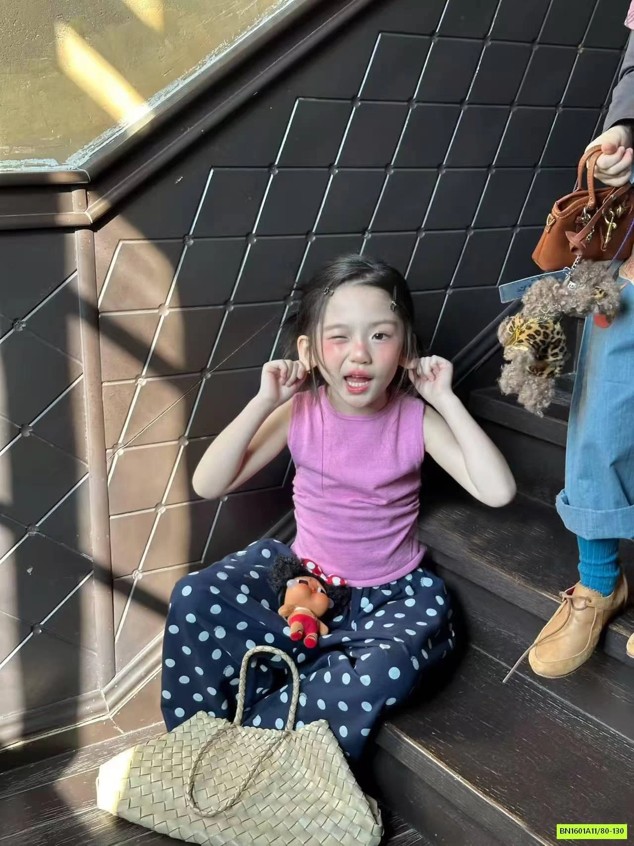 MONTOGHI HỒNG SÁT NÁCH MIX QUẦN CHẤM BI