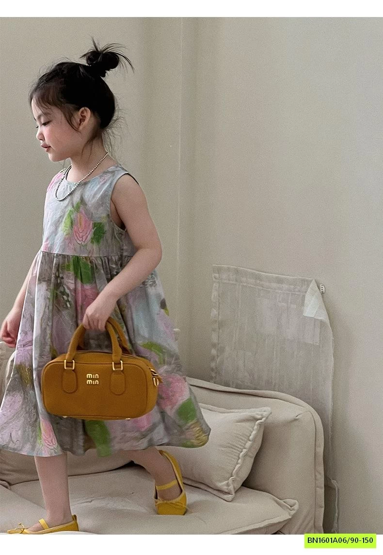 ĐẦM XÒE HOA SÁT NÁCH