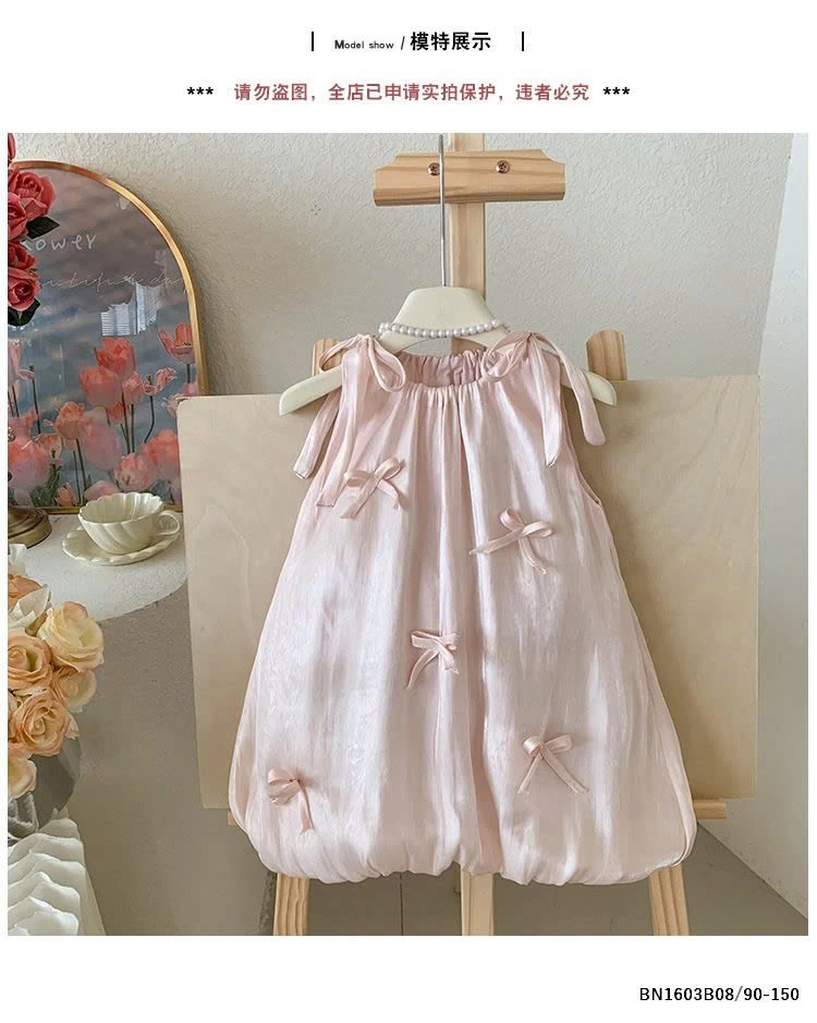 ĐẦM BÍ HỒNG NƠ BUỘC DÂY VAI